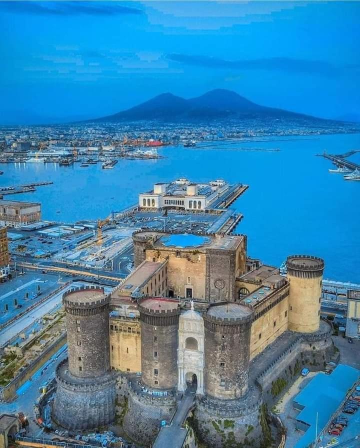 Appartement O Munaciell A Piazza Plebiscito Con Vista San Martino